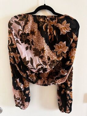Floral Off-Shoulder Cropped Top - Black & Brown